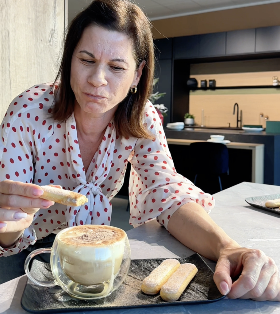 Tiramisu caffe latte z vgradnim Bosh kavomatom